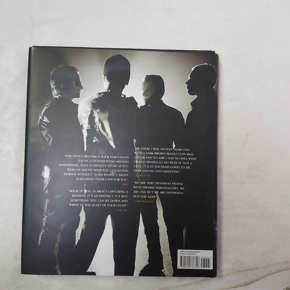 U2 BY‎ u2 Book - Picture 5 of 5